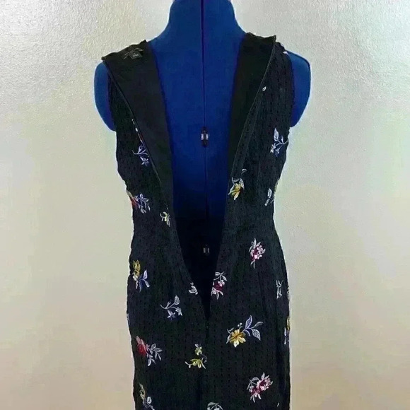 Ann Taylor Petite sheath dress. Black eyelet with floral embroidery. 6P - Picture 7 of 9